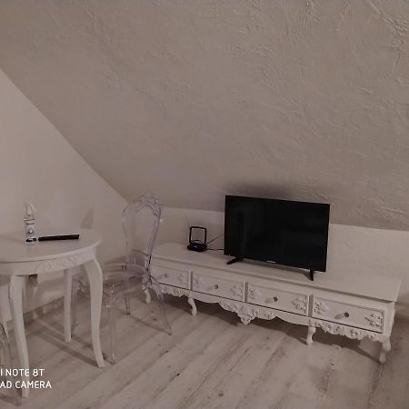 White Apartment Elbing Exterior foto