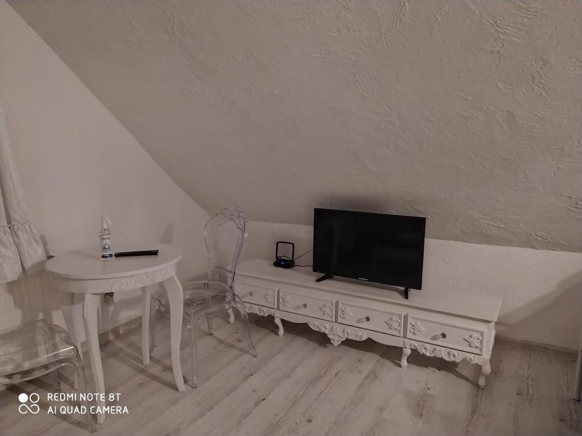 White Apartment Elbing Exterior foto